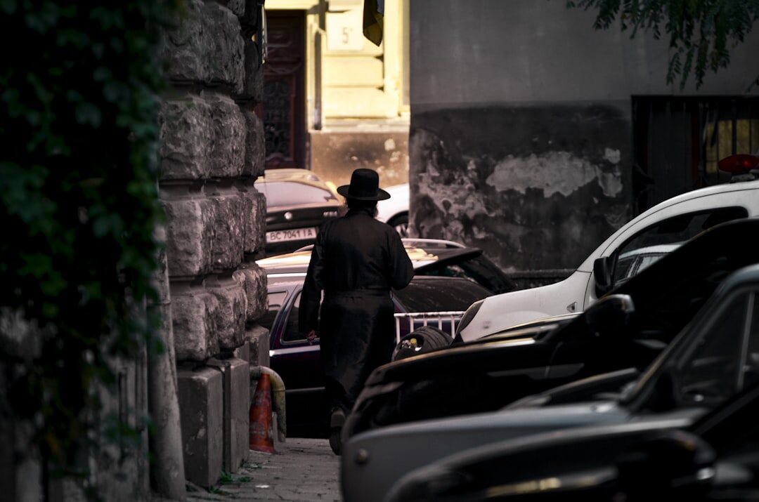 private detective following suspect