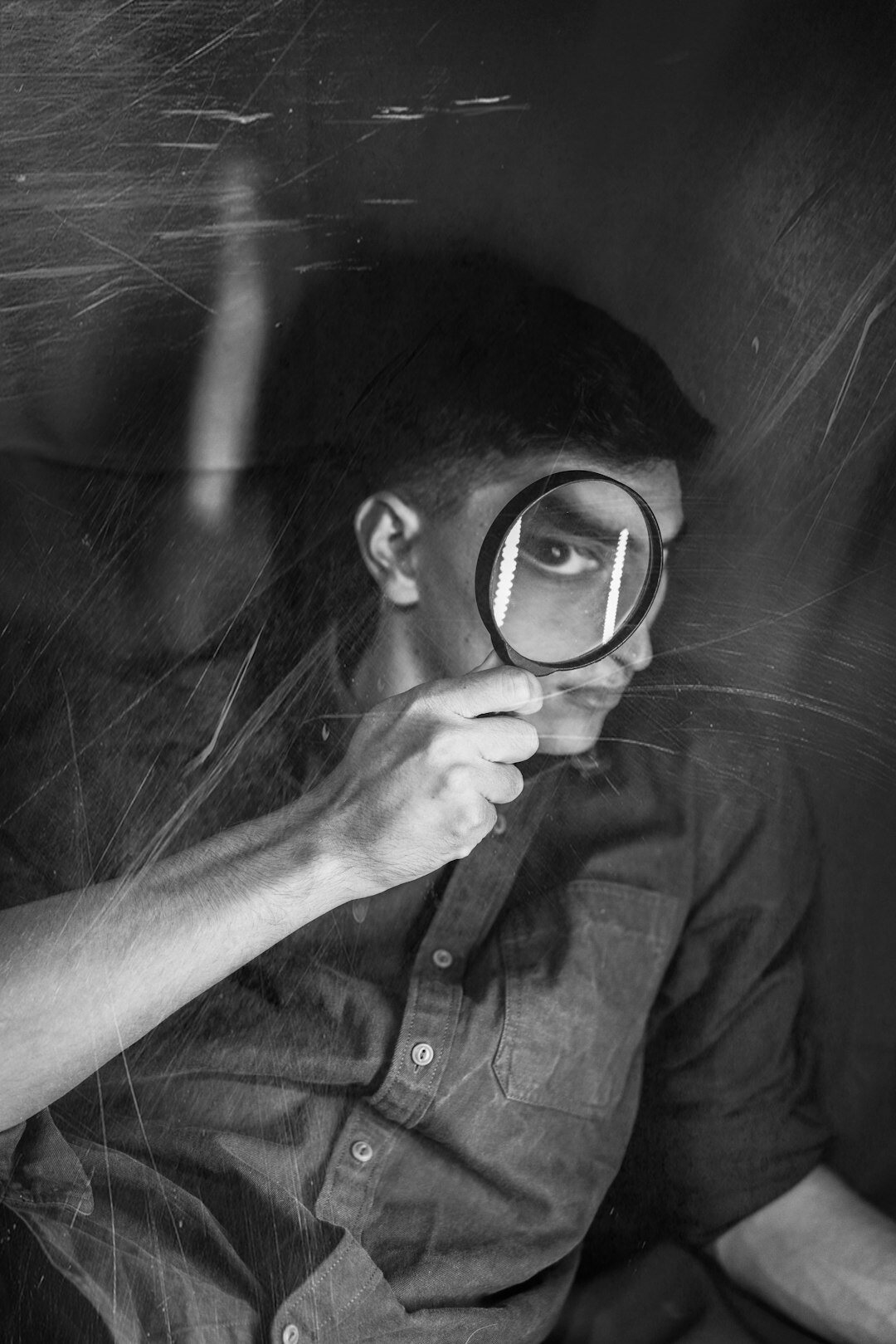 detective investigating
